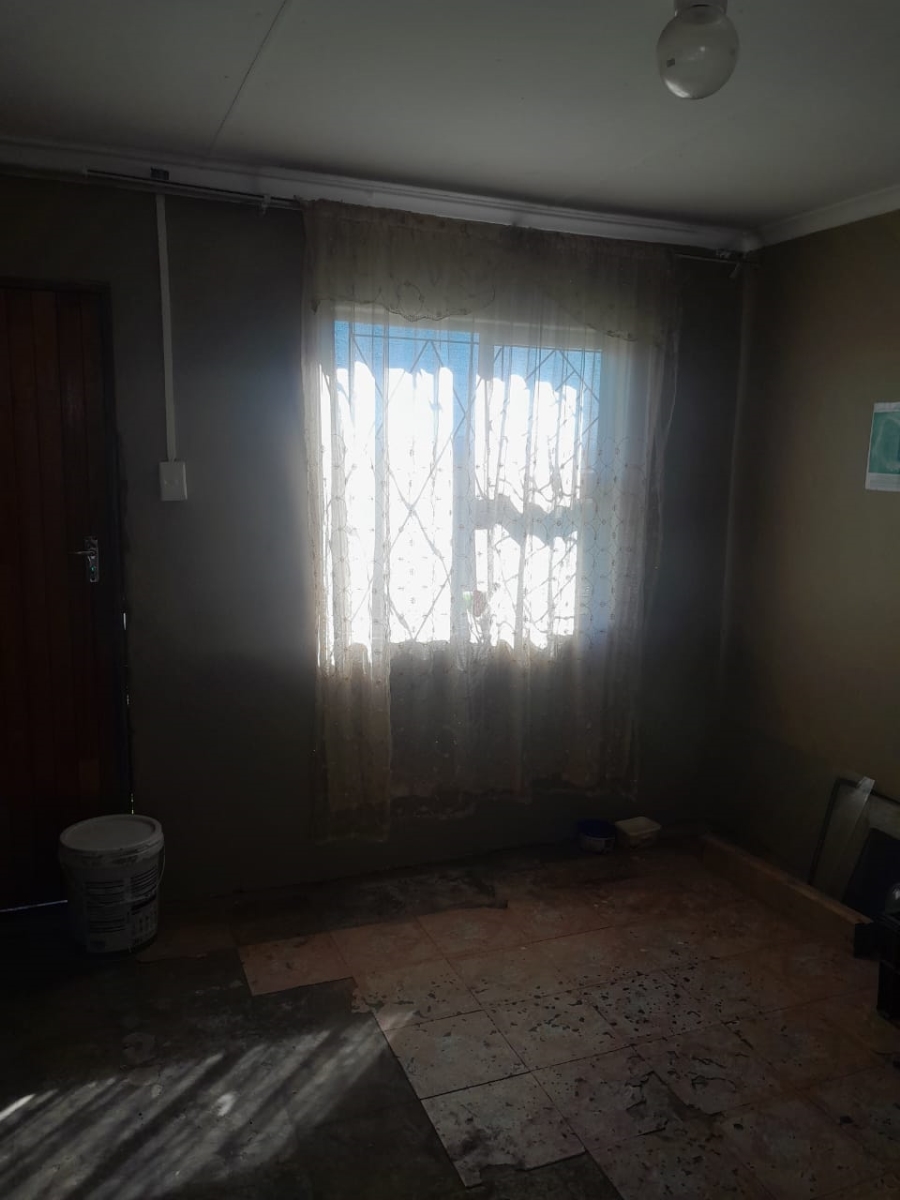 2 Bedroom Property for Sale in Booysens Park Eastern Cape